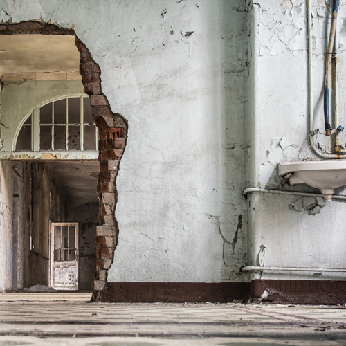 Van martelziekenhuis tot brandende spookstad: van deze 8 verlaten plekken lopen de rillingen over je rug