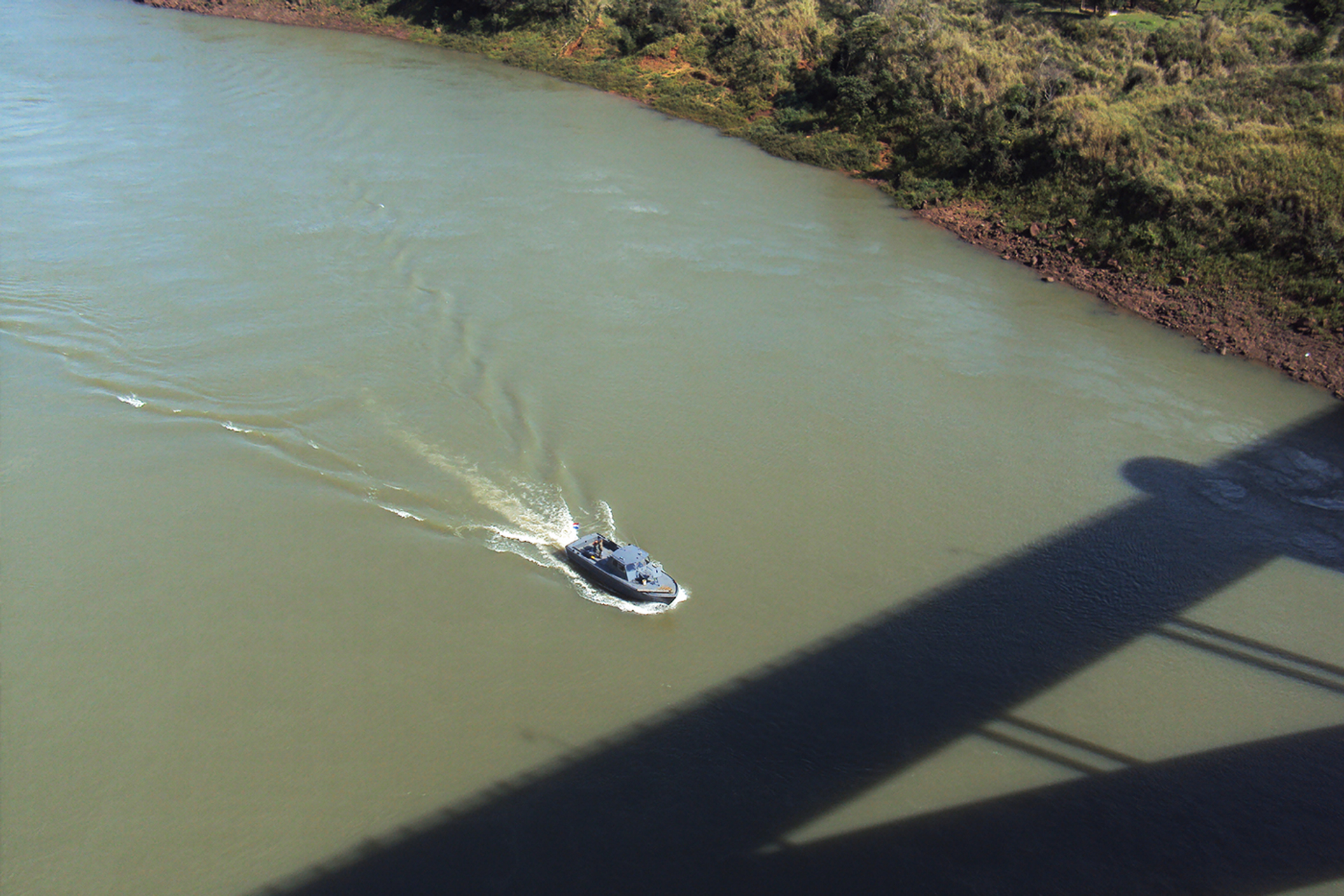 3OR_Parana_-rivier_patrouilleboot_Paraguay-1663069647