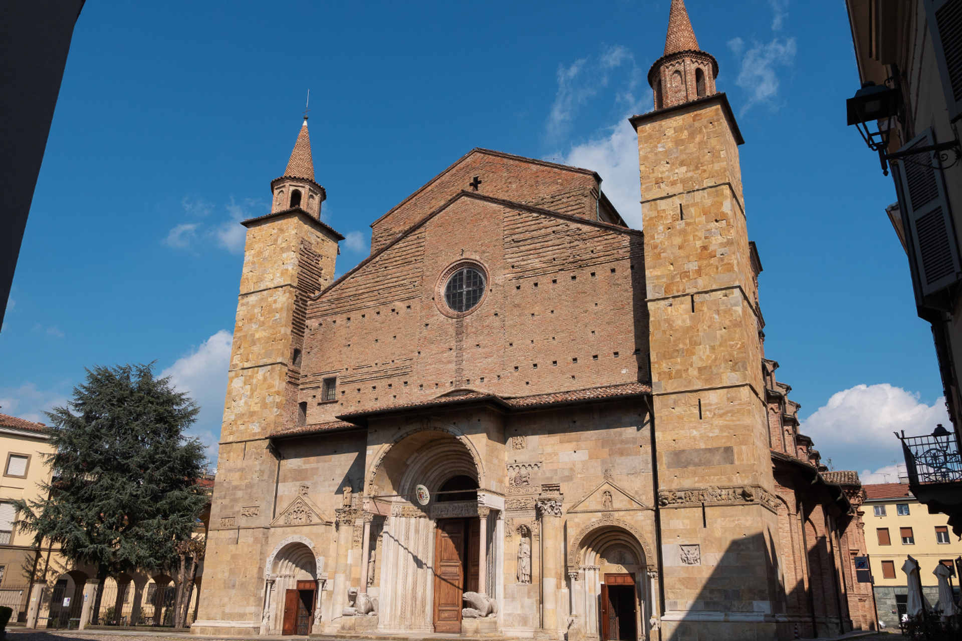 3OR_Via_Francigena_Duomo_di_San_Donnino-1659356225