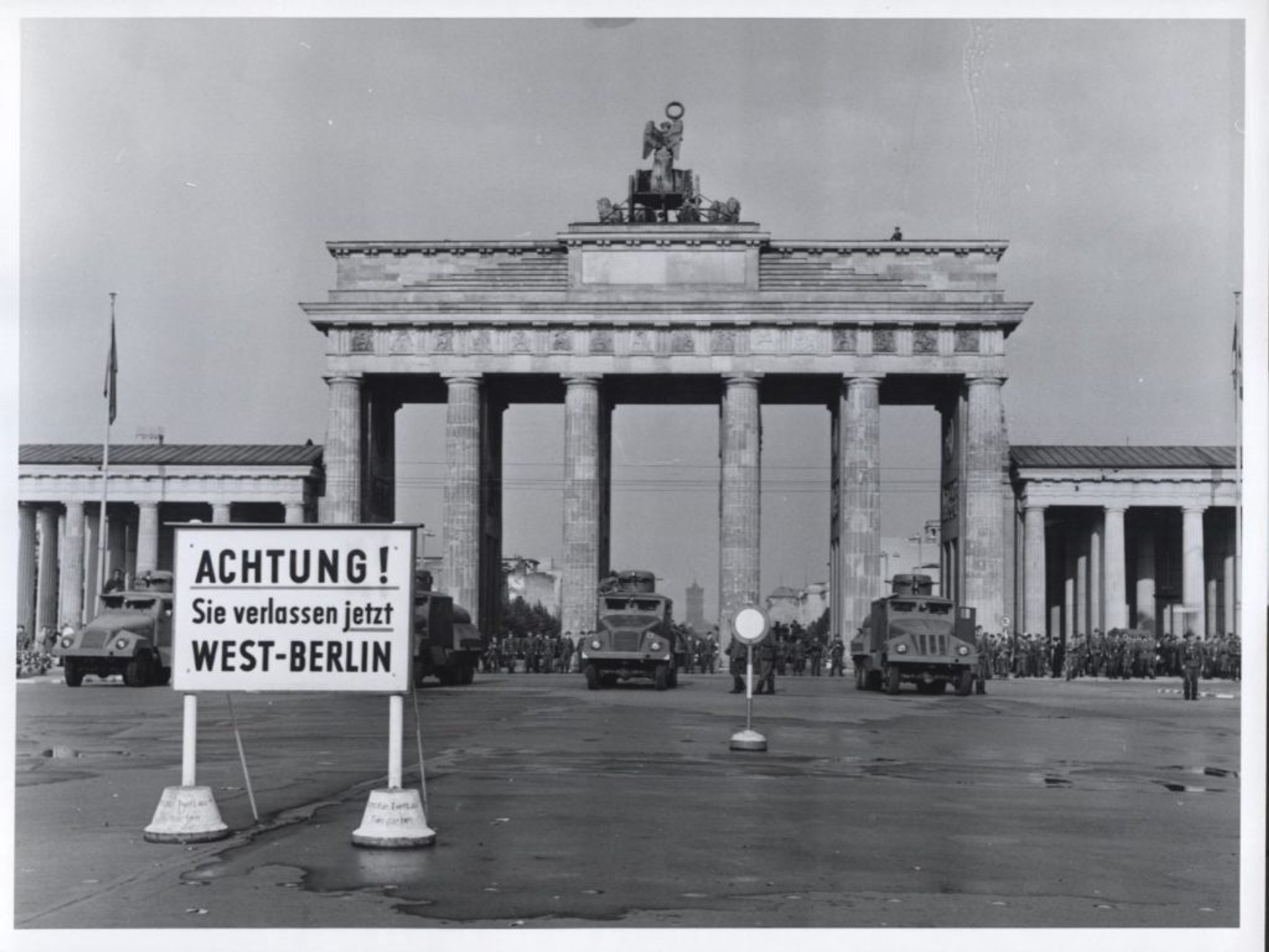 brandenburg-gate-47ebeb-1024-1737537367