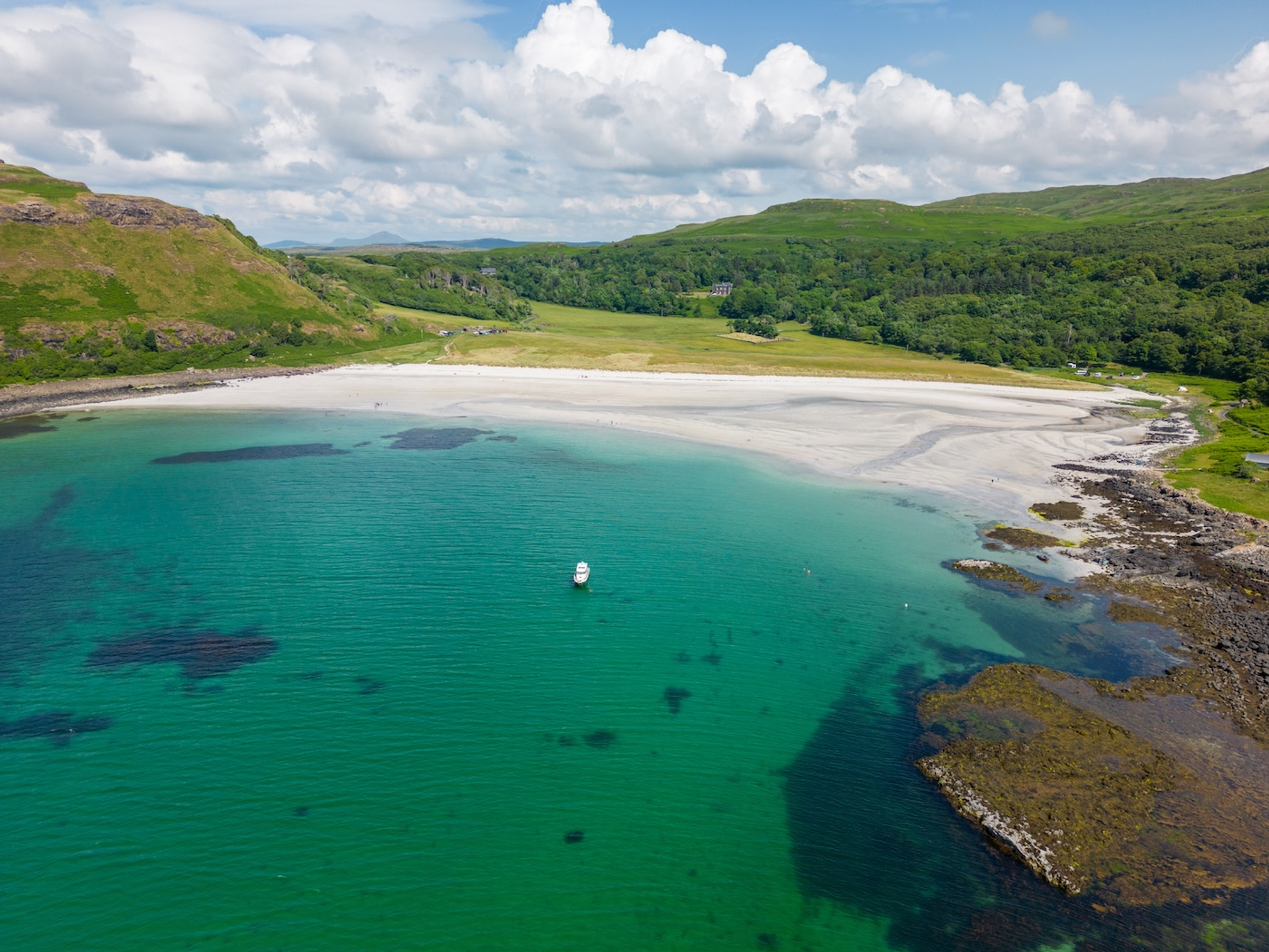 shutterstock_2323638953-1763031403