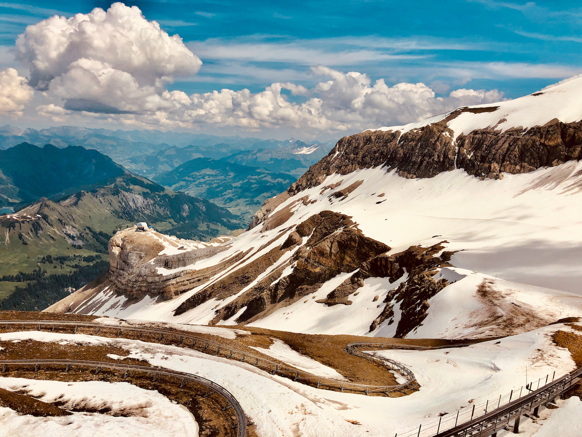 Zwitserland-shutterstock__Miloni_Parekh-1637584924