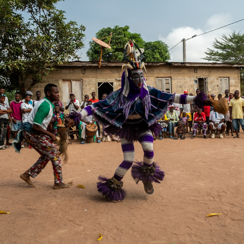 Statussymbolen en overgangsrituelen: Het Afrikaanse masker ontmaskerd