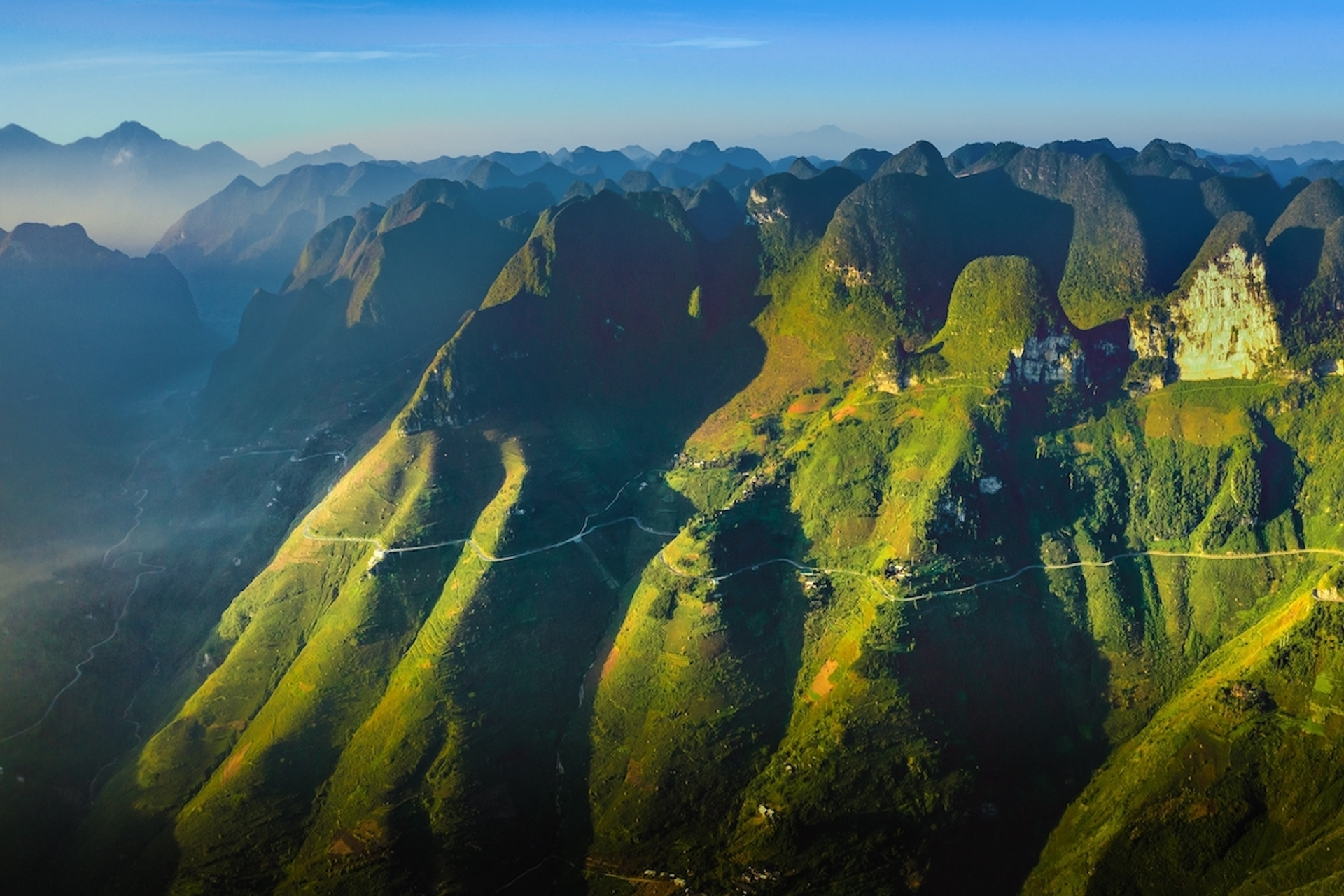 Minh_Chuyen_1___Shutterstock.com-1698842074