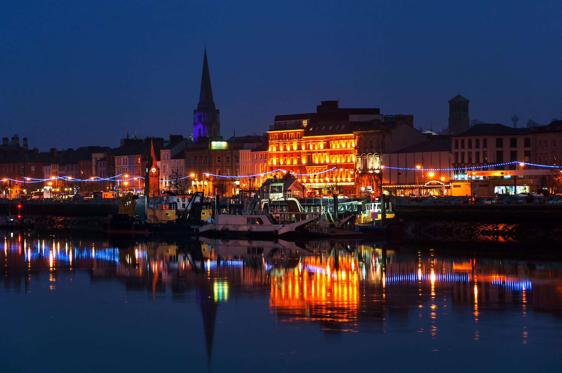 Madrugada_Verde_Shutterstock__Waterford_-1678111464