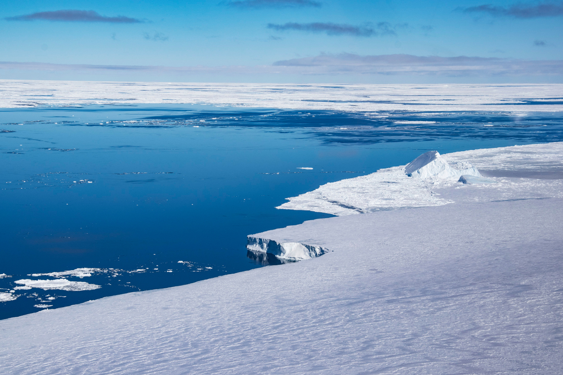 3OR_Antarctica_sneeuw_ijskappen-1657787574