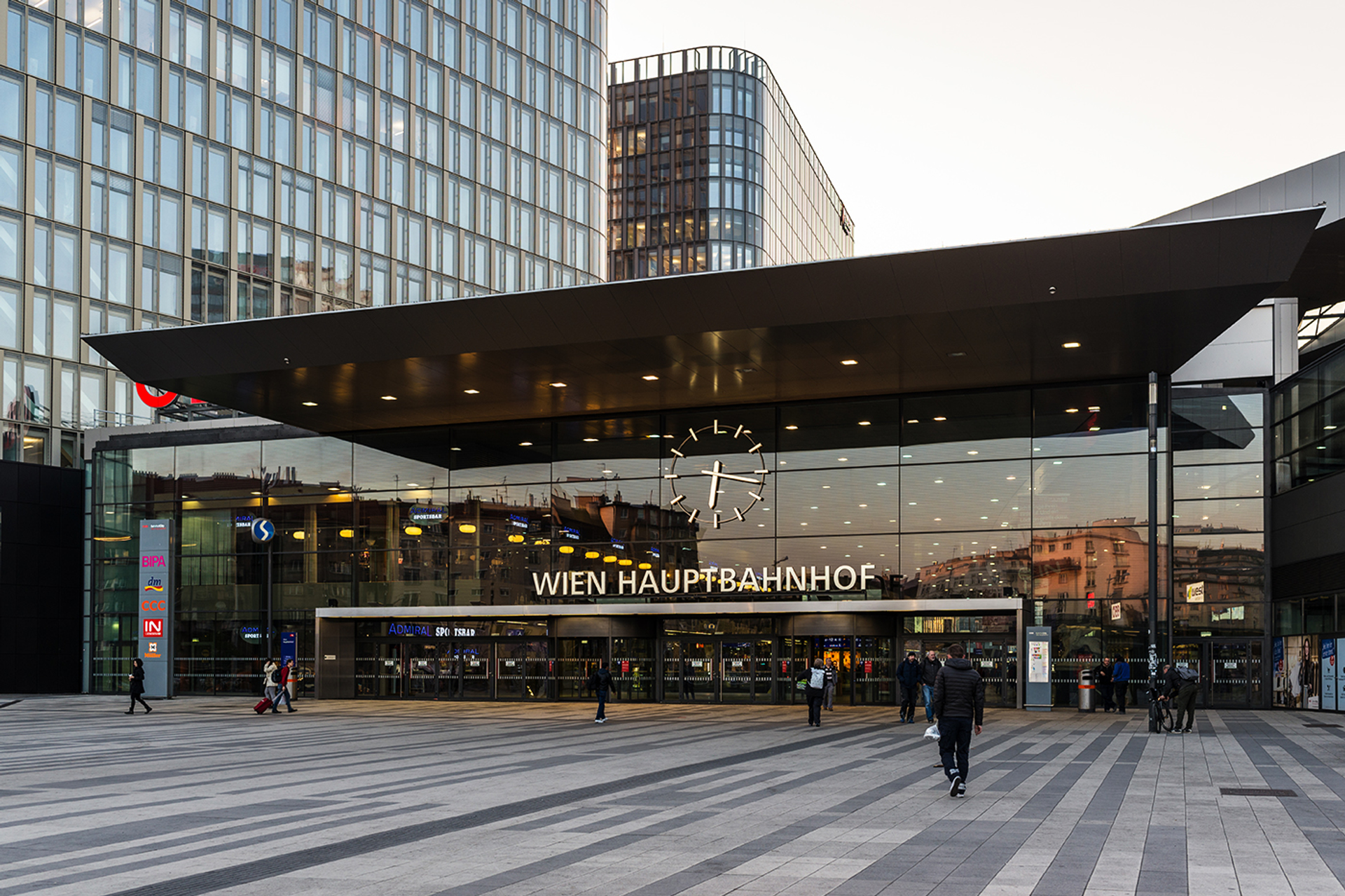 3OR_Wenen_Oostenrijk_centraal_station-1669306568