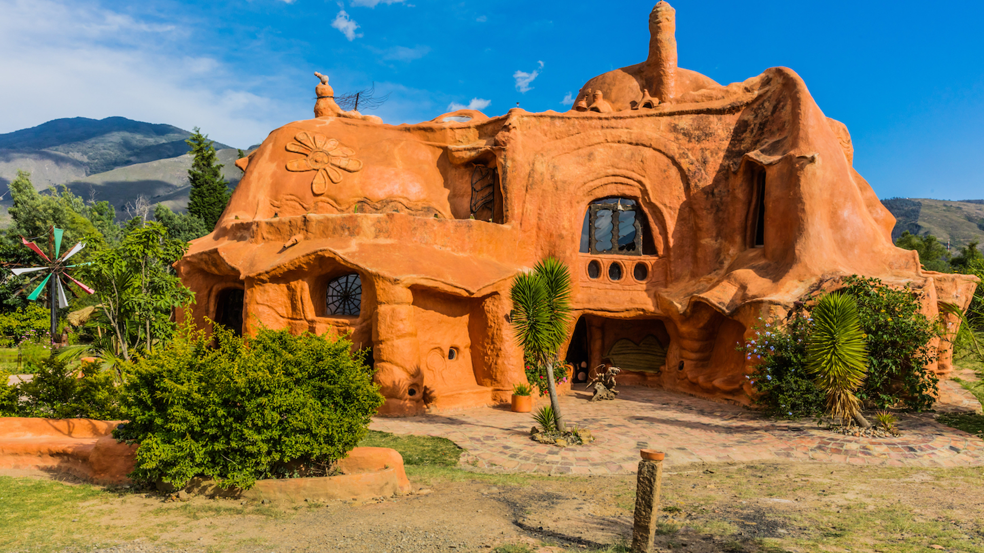 OSTILL_is_Franck_Camhi_3___Shutterstock.com-1687943590