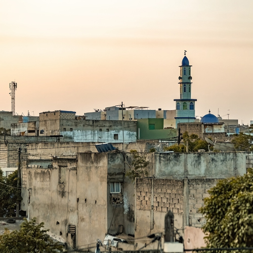 Dakar stroomt van creativiteit, maar draagt ook een koloniaal litteken