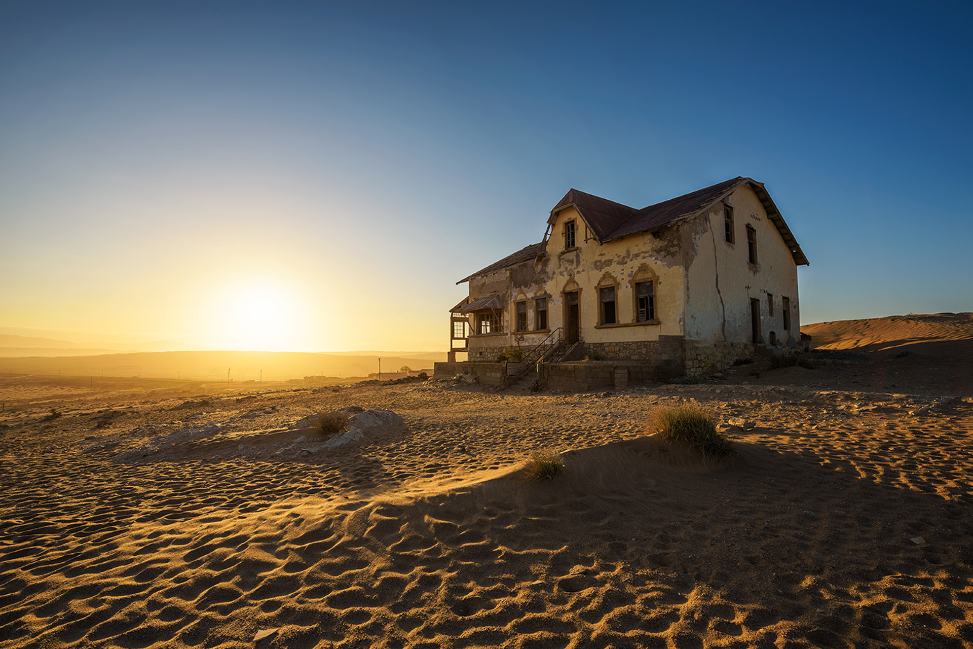 3OR_Kolmanskop_verlaten_huis_Namibie_-1658175969