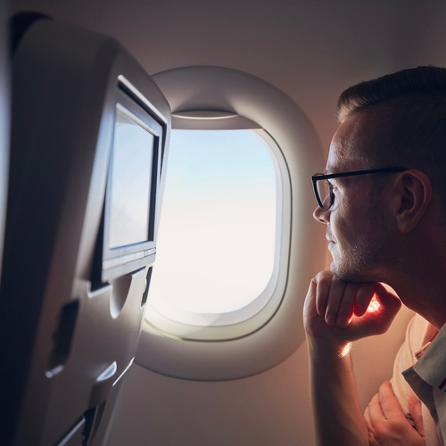 'Rawdogging' in het vliegtuig: De nieuwste bizarre reistrend