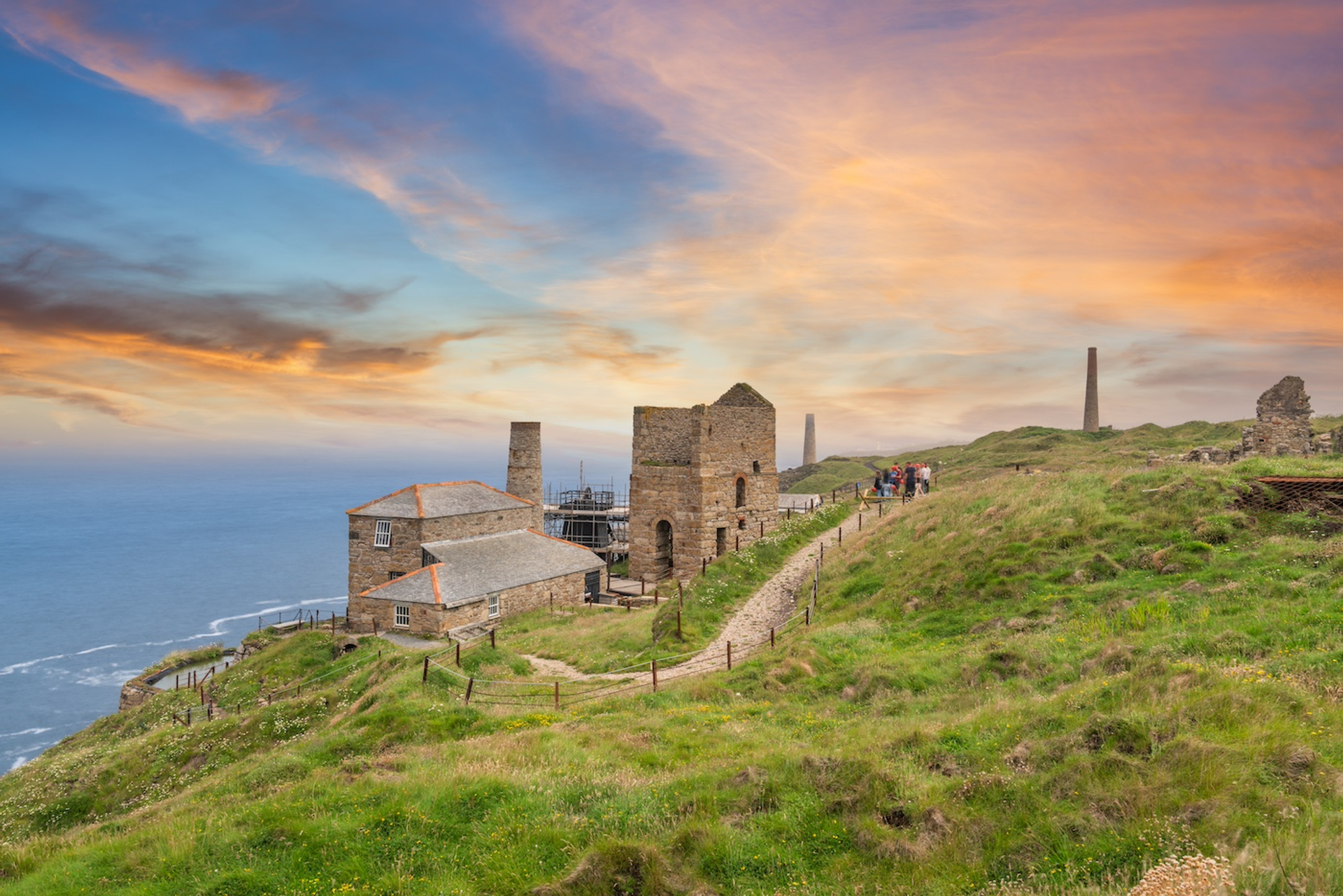 shutterstock_2066475167-1734613166