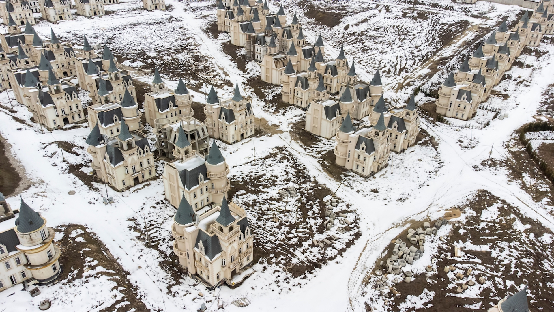 Esin_Deniz_3___Shutterstock.com-1678724486