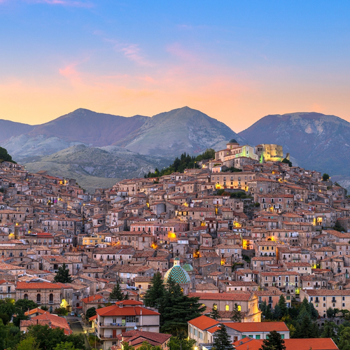 Waar komen al die volgebouwde rotsen in Calabrië toch vandaan?