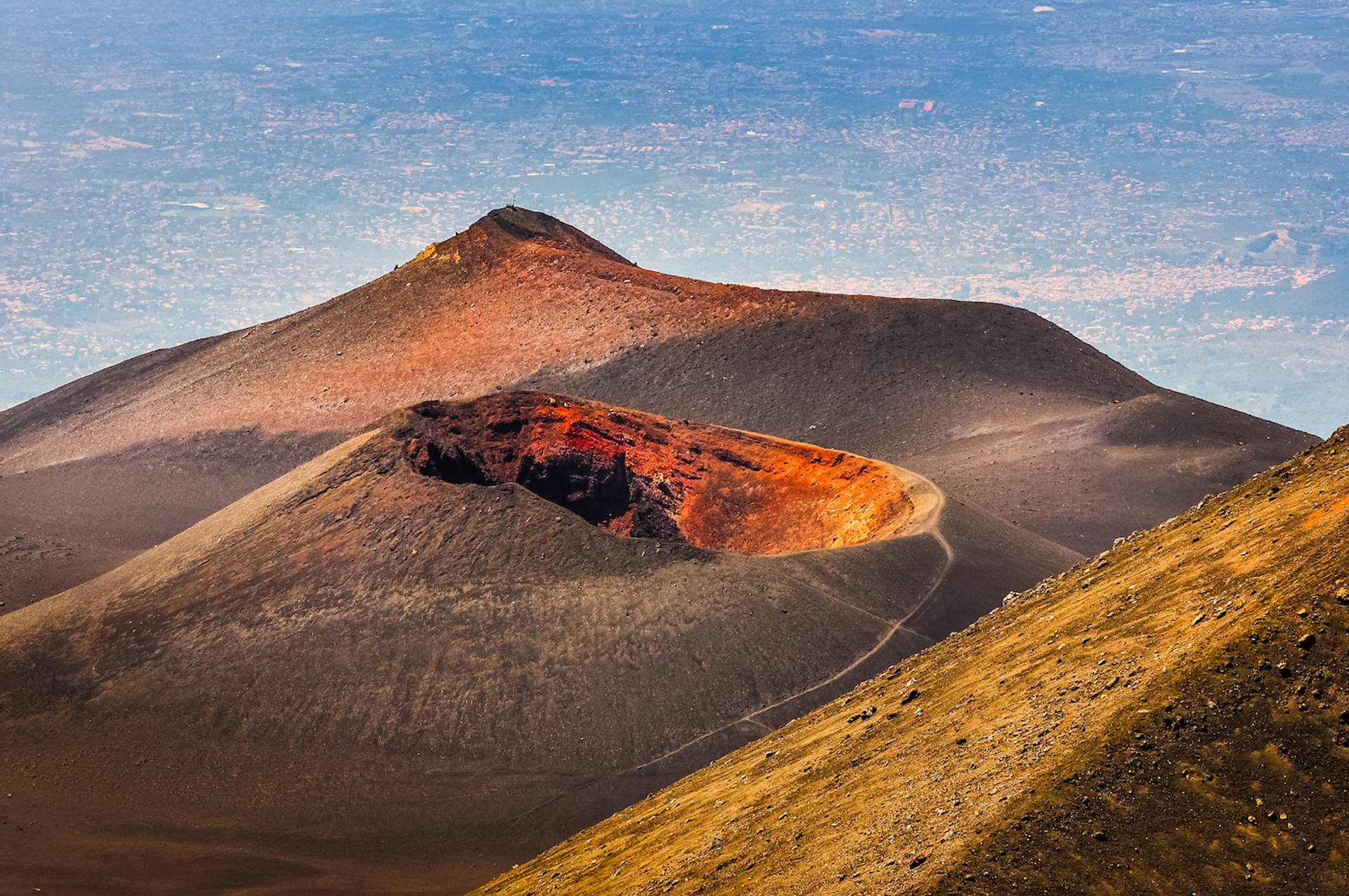 Etna_MartinM303_shutterstock-1632298044