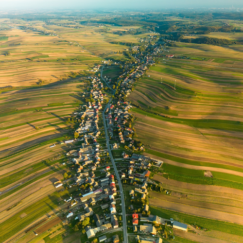 Europese dorpen die uit één lange straat bestaan