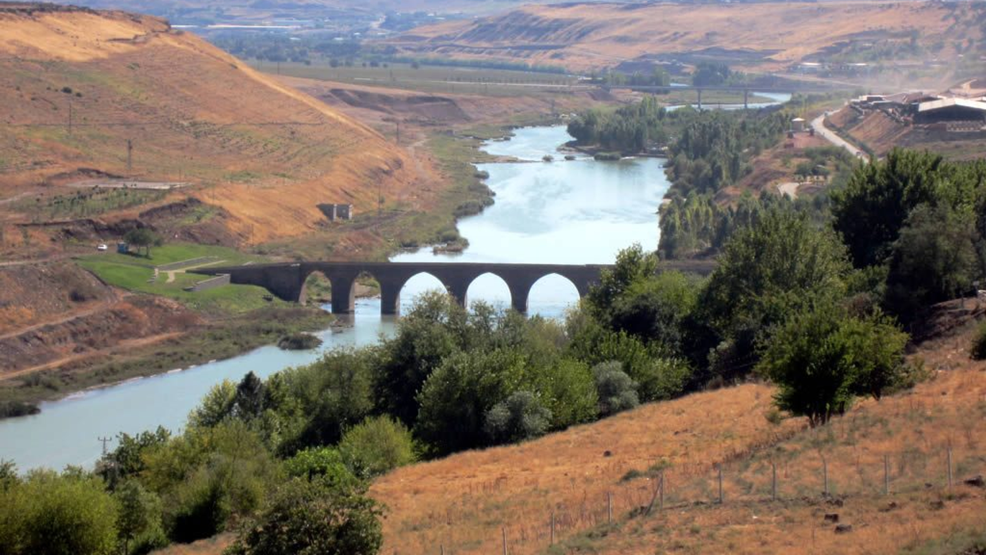 795dcd16-3270-49b8-a485-eaf7afe0c381-1605091276