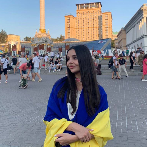 Anna (24) organiseert oorlogstours in Kyiv: "Ik wil dat mensen zien wat hier gebeurt"