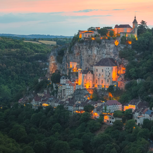 Rocamadour: een bedevaartsoord geëtst langs de rand van een massieve rotswand