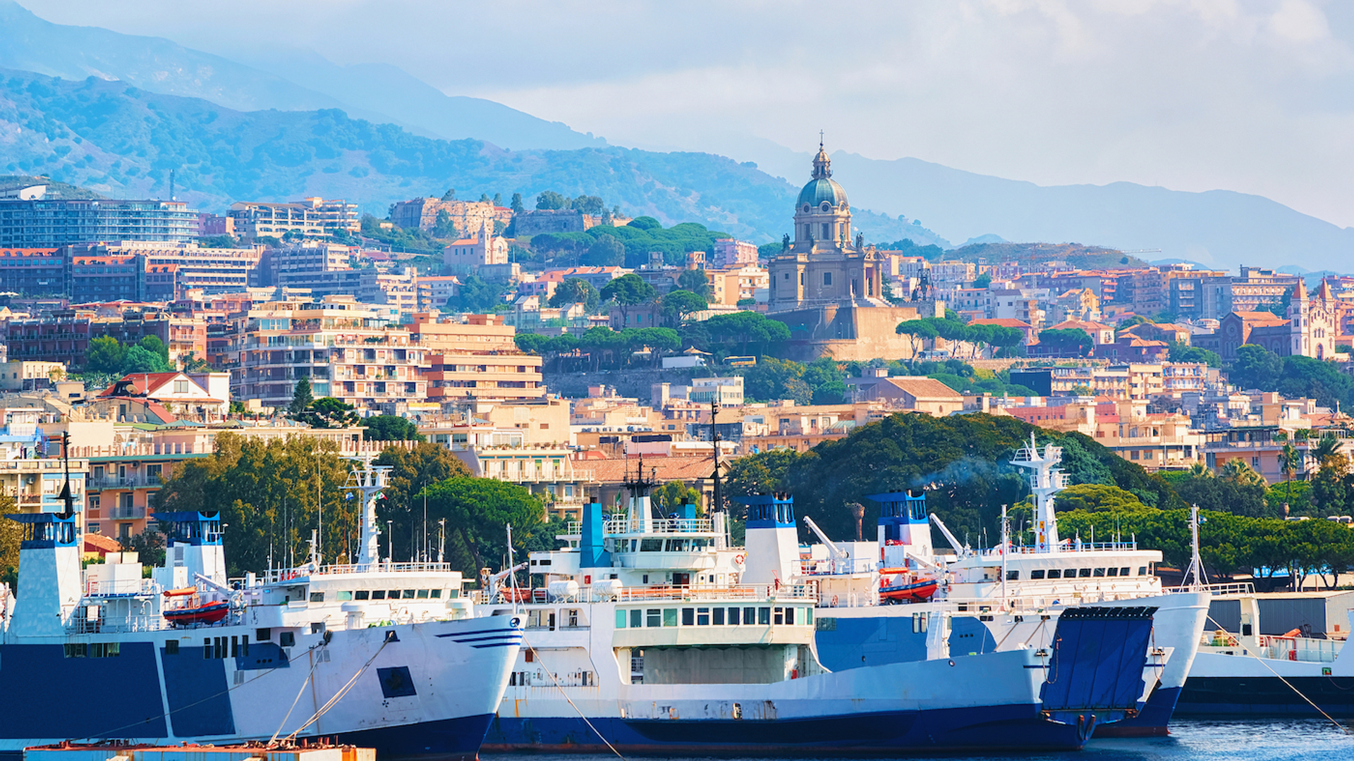 shutterstock_Roman_Babakin-1638540176