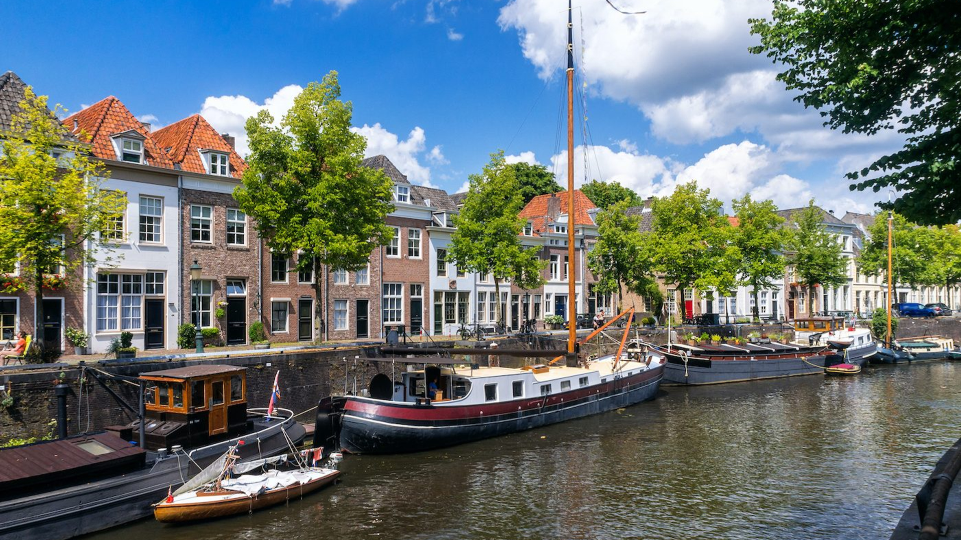 c8327353-e2f1-42db-872a-40d0fb662d2a-1605001678