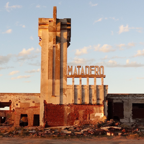 In deze verloren badplaats staat de tijd al stil sinds 1985