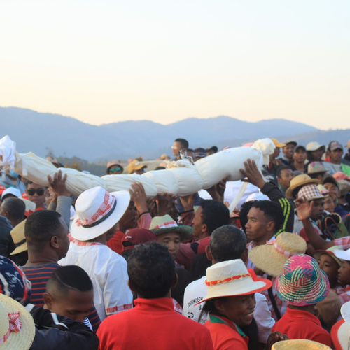 Van Mexico tot Madagaskar: De diverse dodenrituelen van de wereld