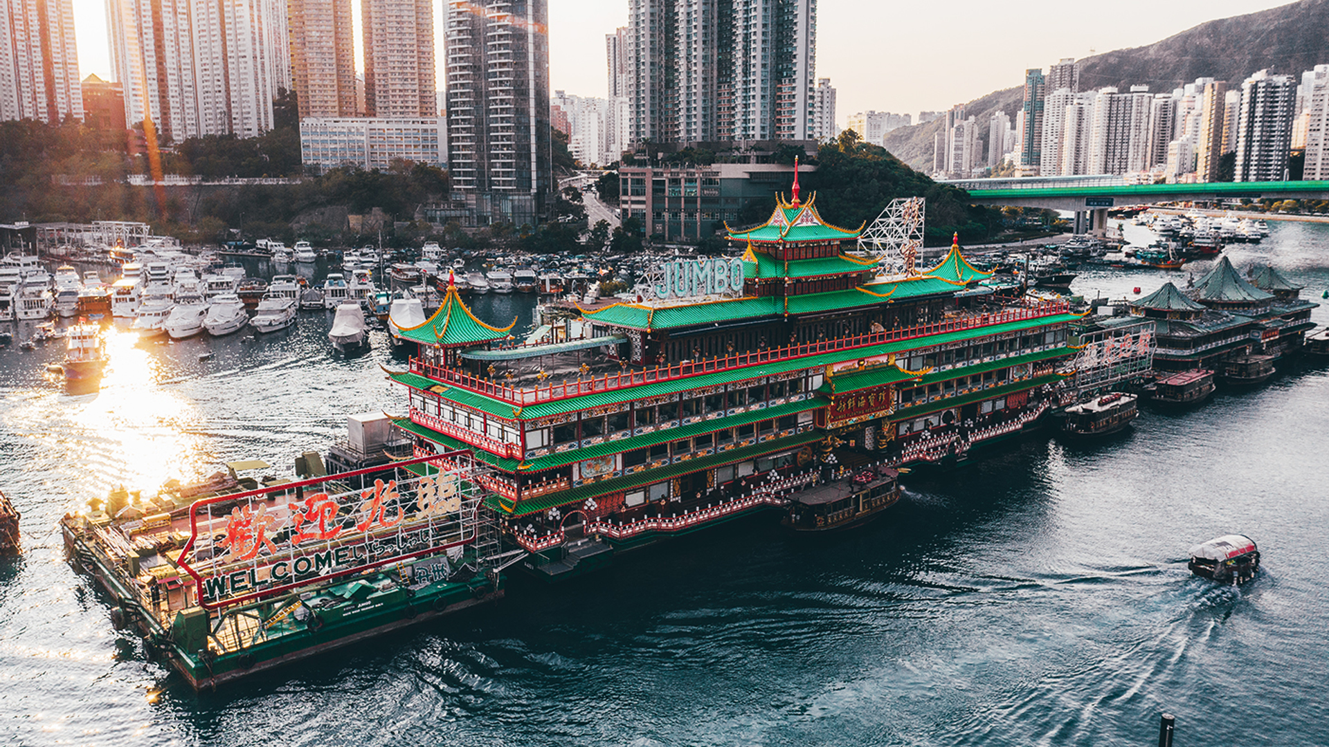 3OR_Jumbo_Floating_Restaurant_Hong_Kong-1655807223