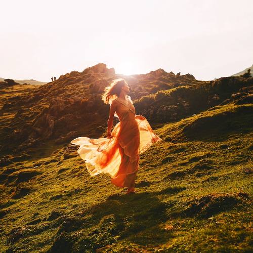 “In een galajurk door een Alpenweide rennen”: Jullie grootste dooddoeners onder reisinfluencers