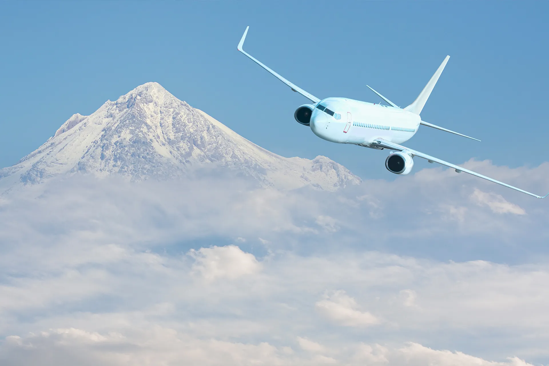 3OR_Vliegtuig_besneeuwde_berg-1659691418
