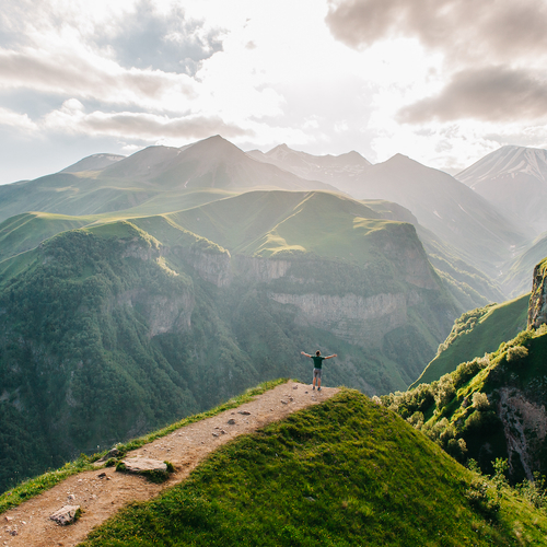 Via de nieuwe Transcaucasian Trail loop je dwars door de bergen van Europa naar Azië