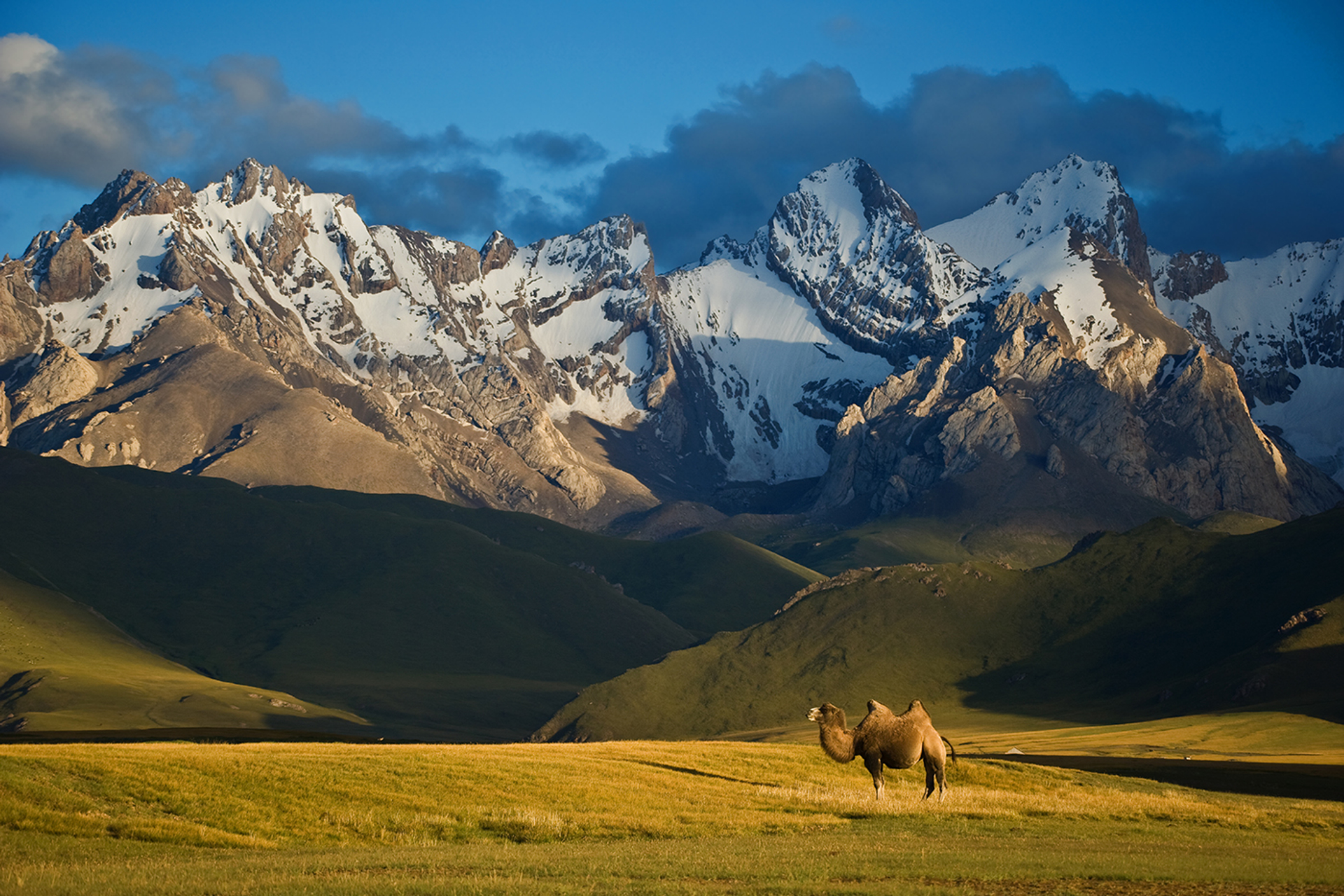 3OR_Sary-Beles_mountains_in_Kyrgyzstan-1666352684