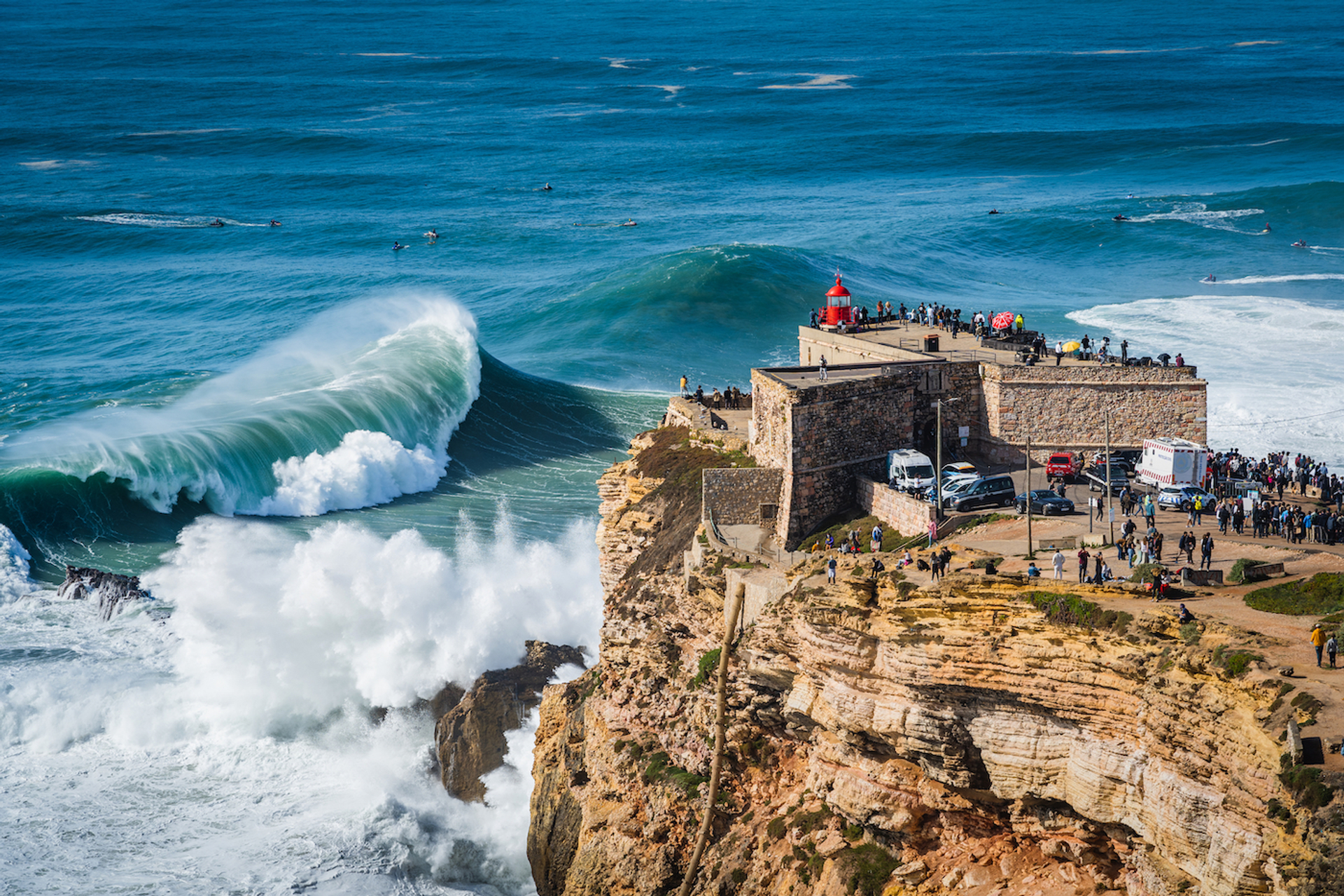 Nazare_Por_R.M.Nunes_shutterstock-1634045954