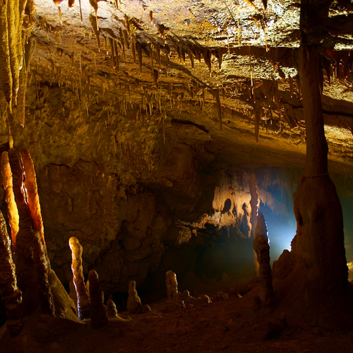 Afgelegen grot in Honduras is bedekt met kristallen schedels