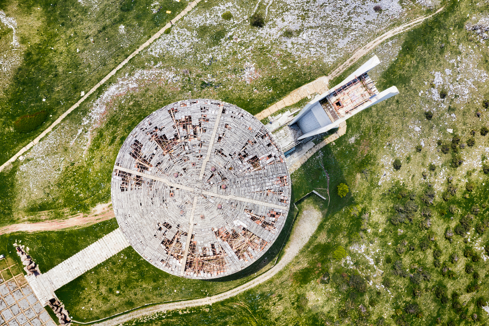 Lukas_Bischoff_Photograph_-1665156032