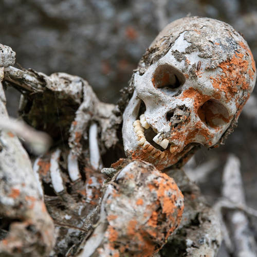 In dit dorp in Papoea-Nieuw-Guinea worden de lichamen van overledenen gerookt