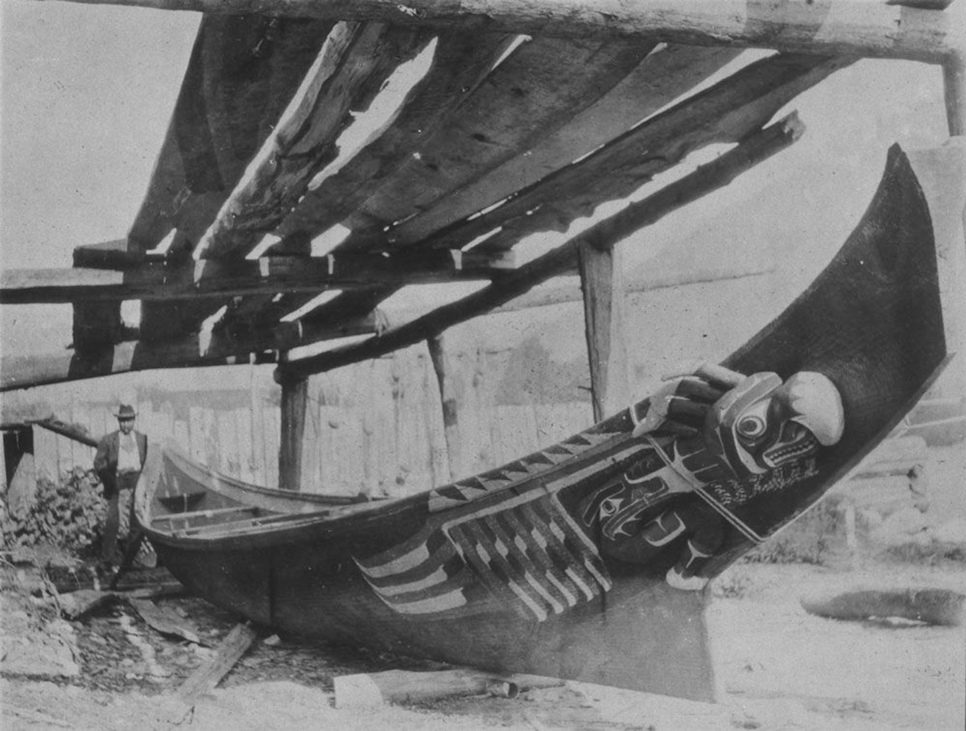 haida-indian-type-canoe-5fb0ee-1741870140