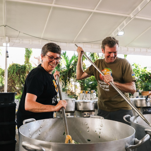 Koken voor mensen in nood: “Dit werk geeft me veel meer voldoening dan die Michelinster”