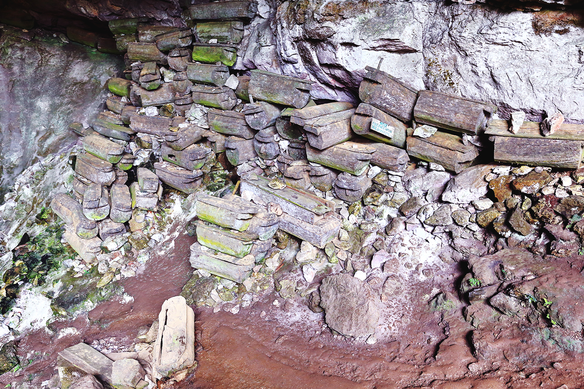 3OR_Doodskisten_grot_Sagada-1650961980