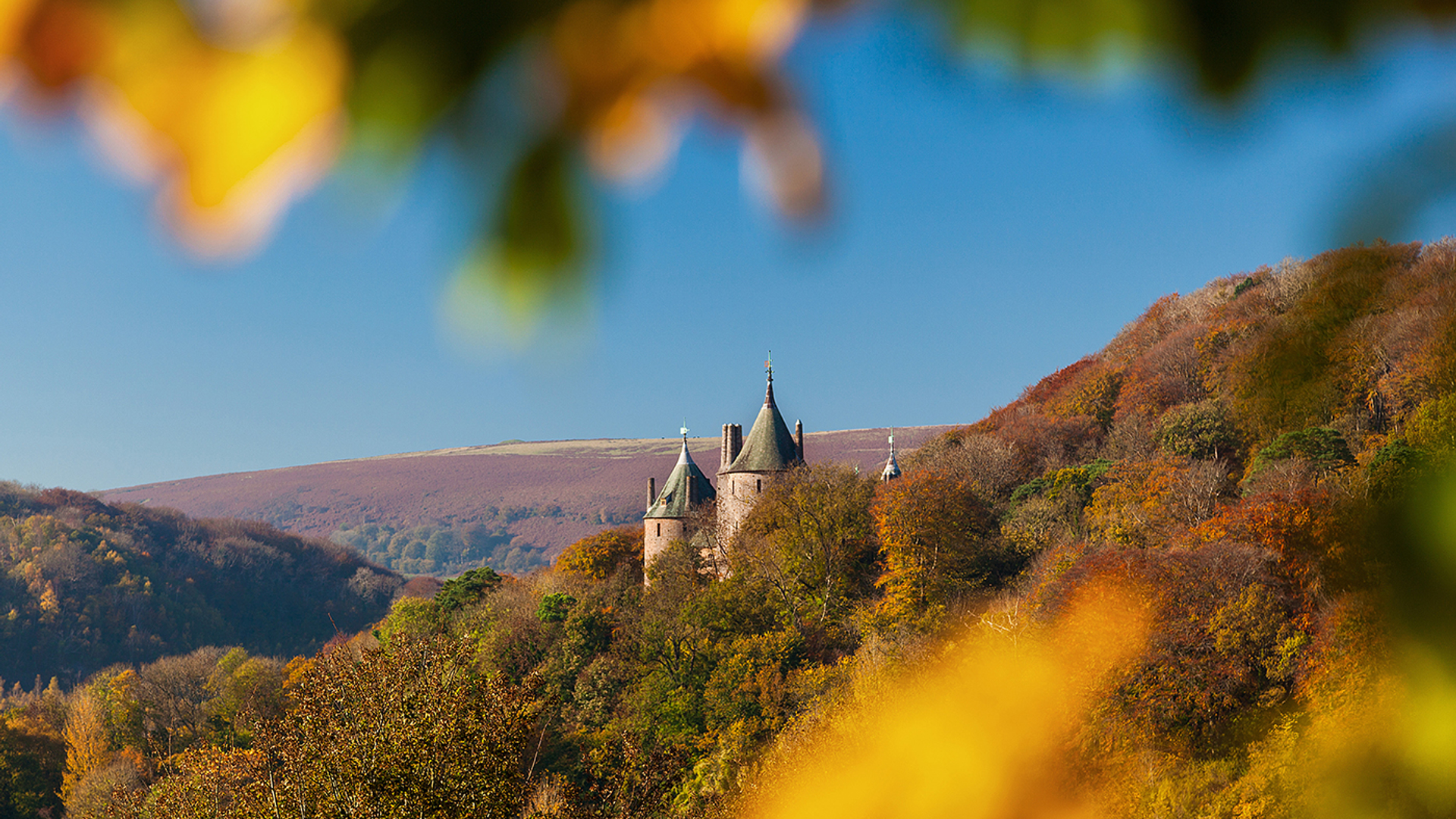 3OR_Castell_Coch_Wales_bos-1654854941