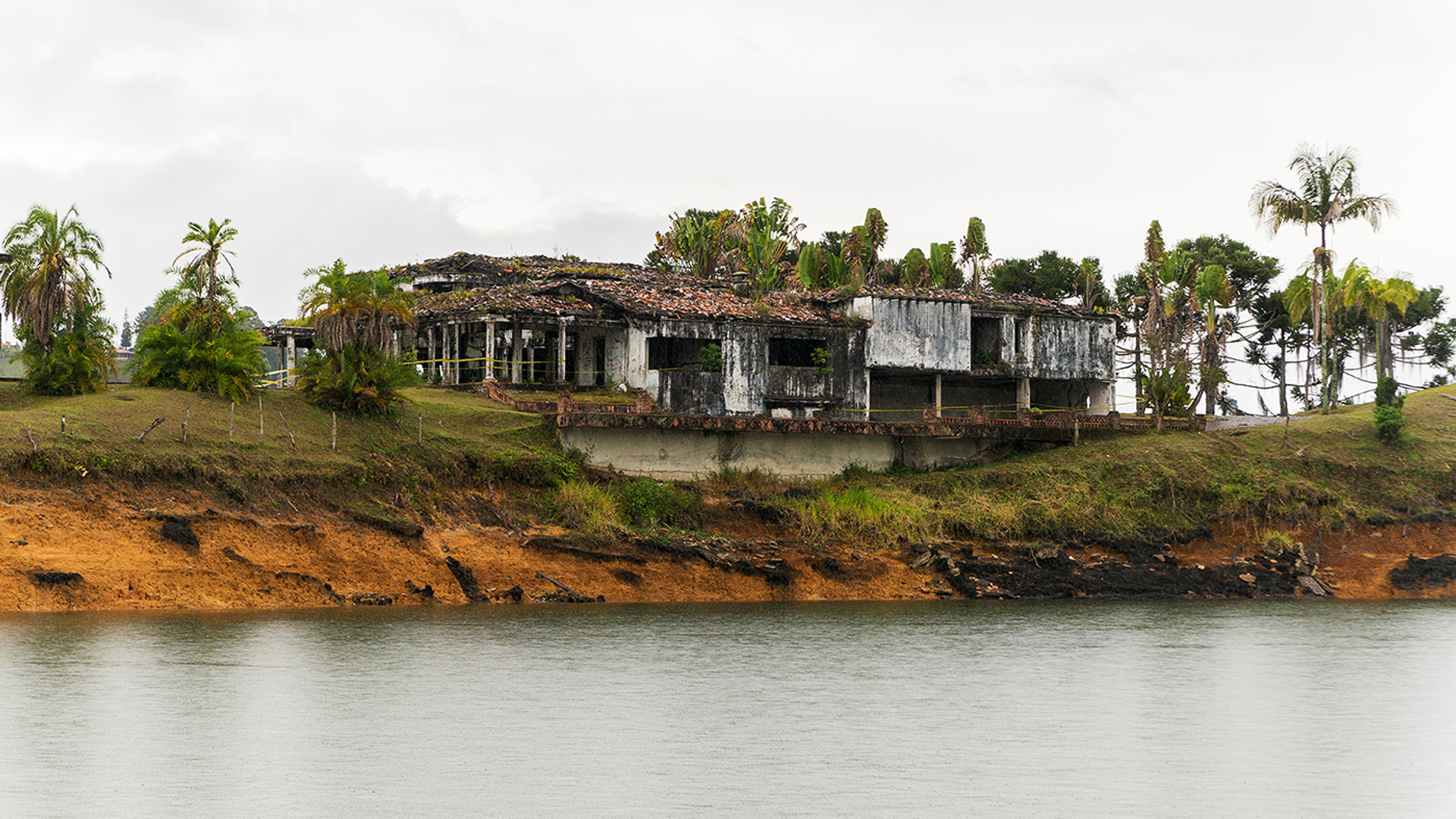 3OR_La_Manuela_Mansion_Guatape_Colombia-1659533360