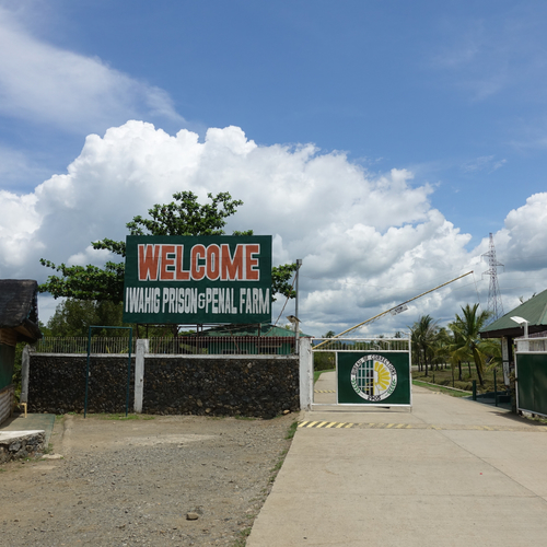 Deze gevangenis zonder muren wandel je op je dode gemakje binnen