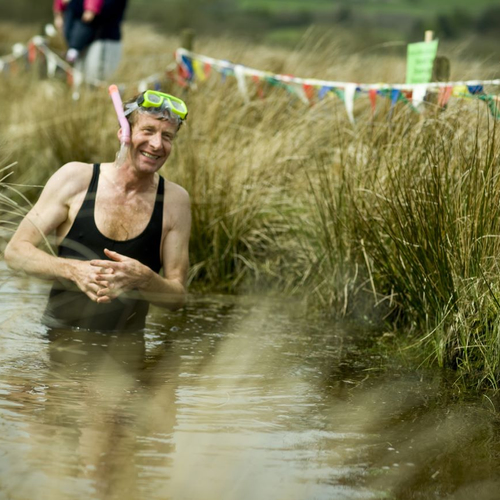 Vind je ’s werelds bizarste watersport in Ierland en Wales?