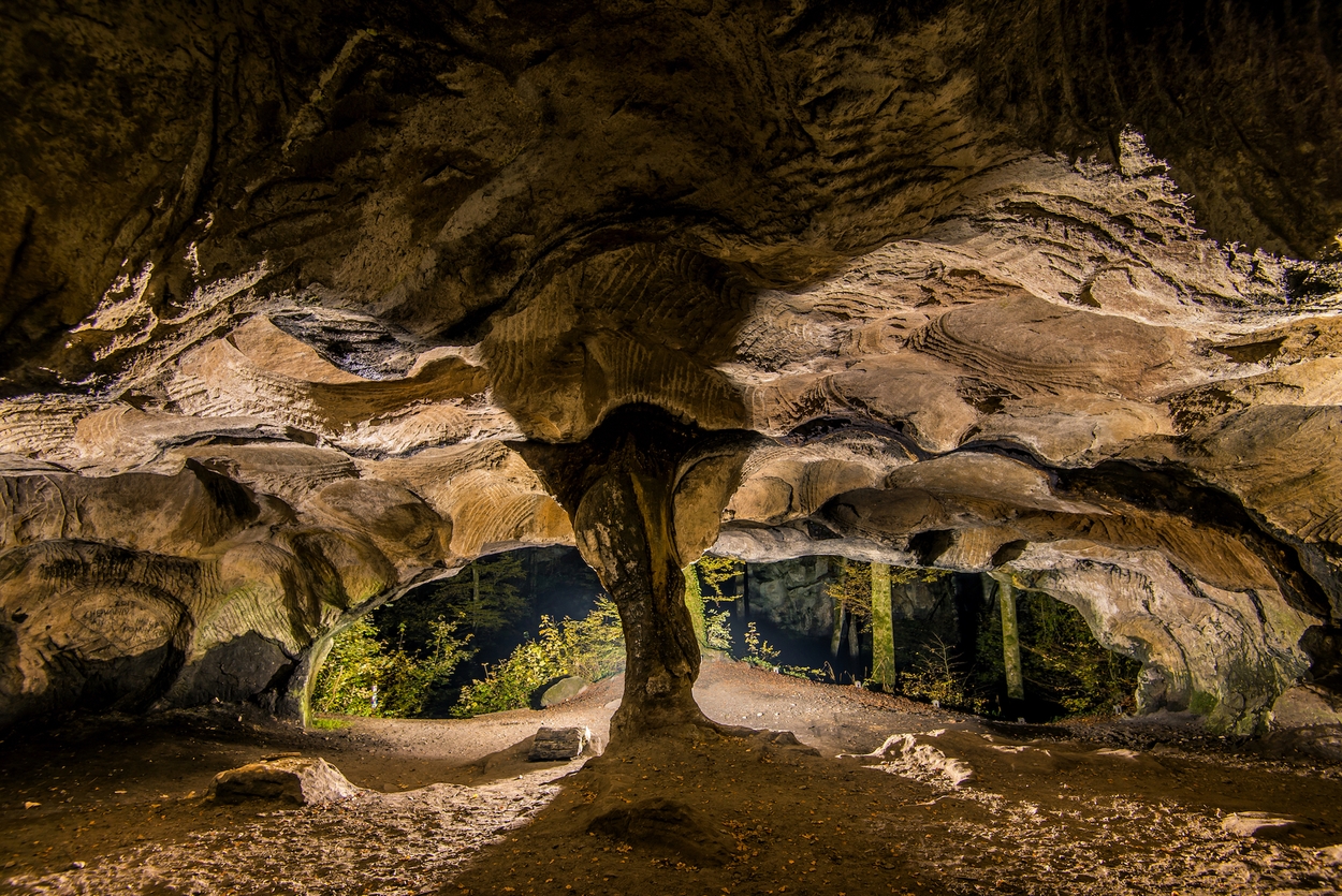 Luxemburg Hollhay Cave Door Bert Beckers