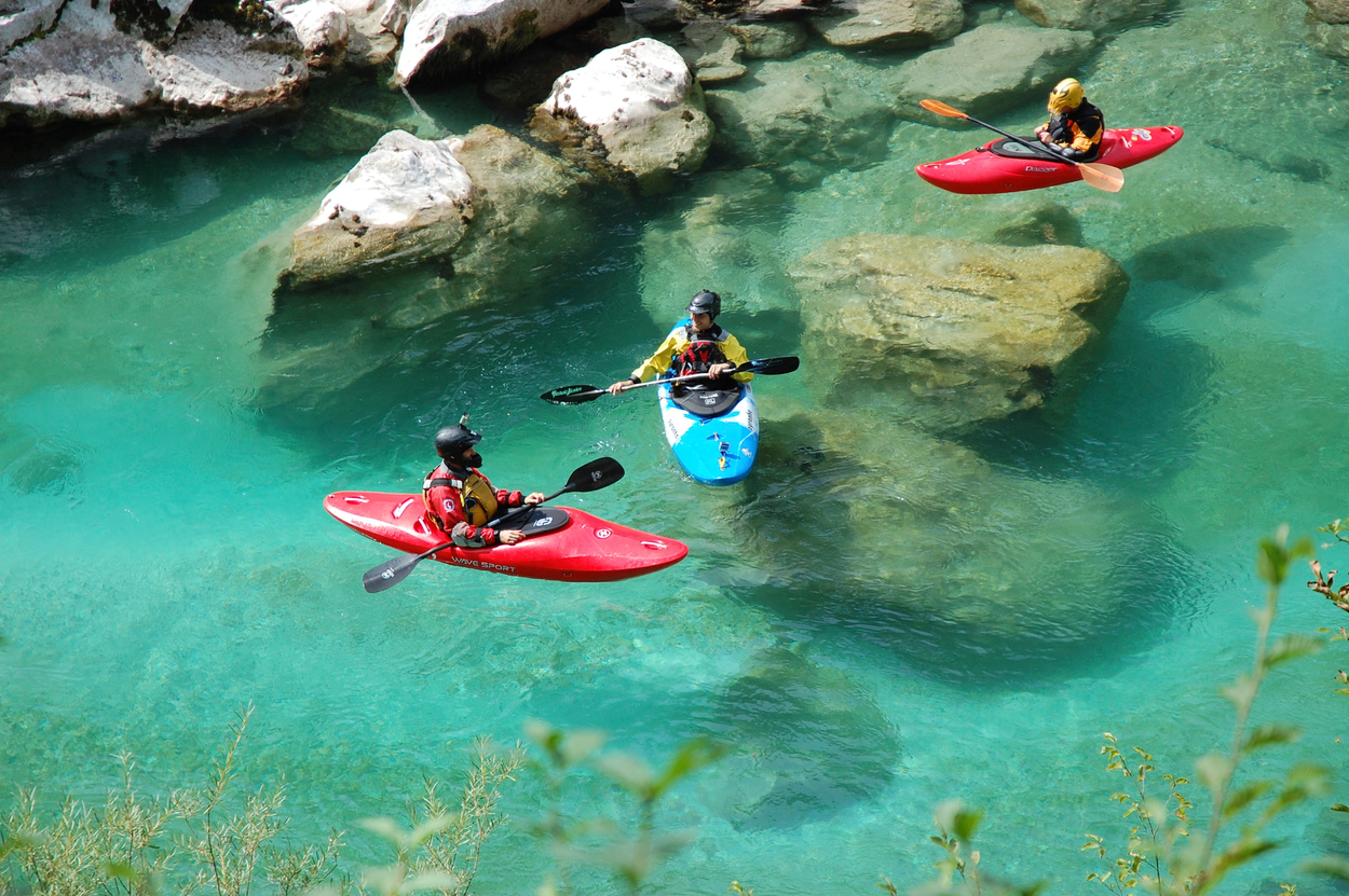 Soča_kayaking_(9168950320)