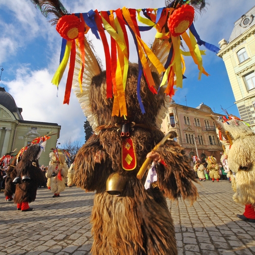 Afbeelding van Carnaval in Slovenië: de winter wegjagen met ruige schapenvellen en rinkelende koeienbellen